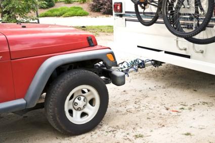 166183 425x284 Vehicle Flat Towed Behind Motorhome