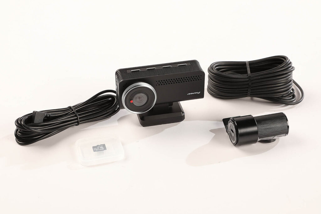 Pioneer's VREC-Z820DC dash cam